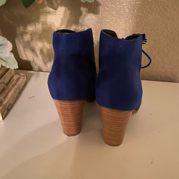 Blue heeled boots - Picture 6 of 8